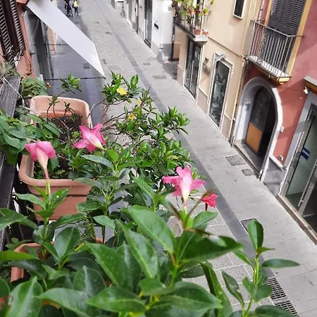 Moonlight House Поццуоли